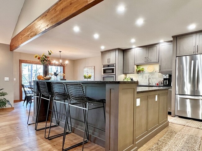 Building Photo - Sophisticated Condo Retreat on Old Mission Peninsula