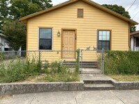 Building Photo - Renovated Harlandale 3 Bedroom, 2 Bathroom...