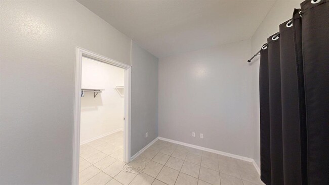 Building Photo - 7331 Parkview Dr