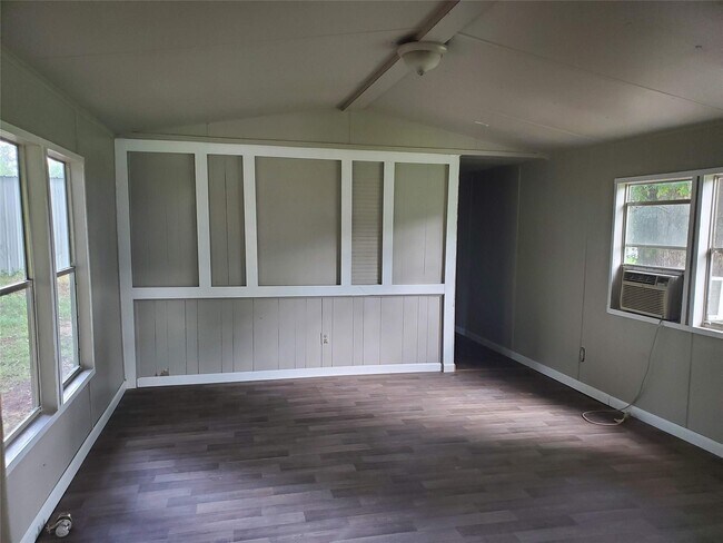 Building Photo - 12175 Hilltop Dr