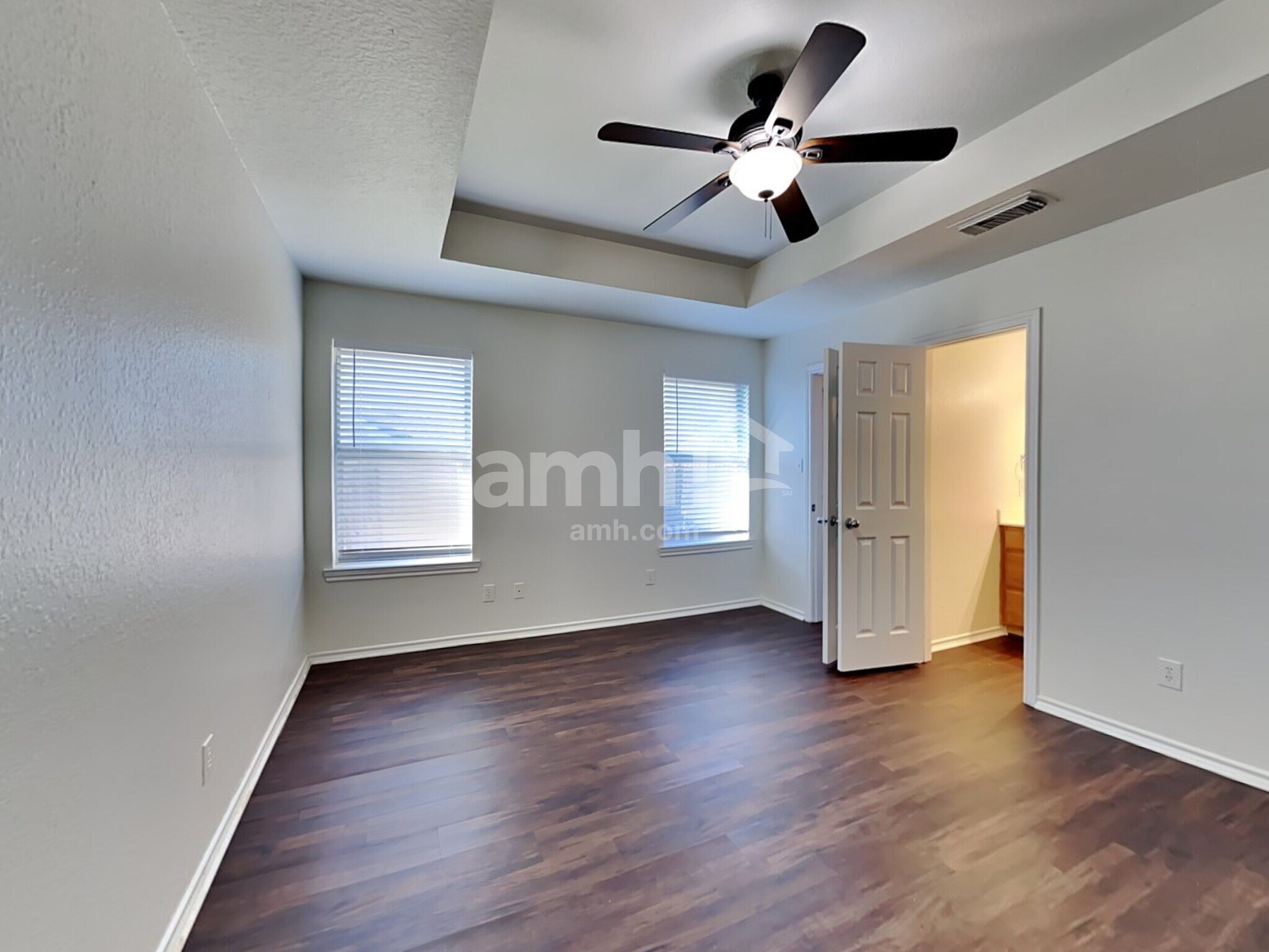 Building Photo - 129 N Point Dr