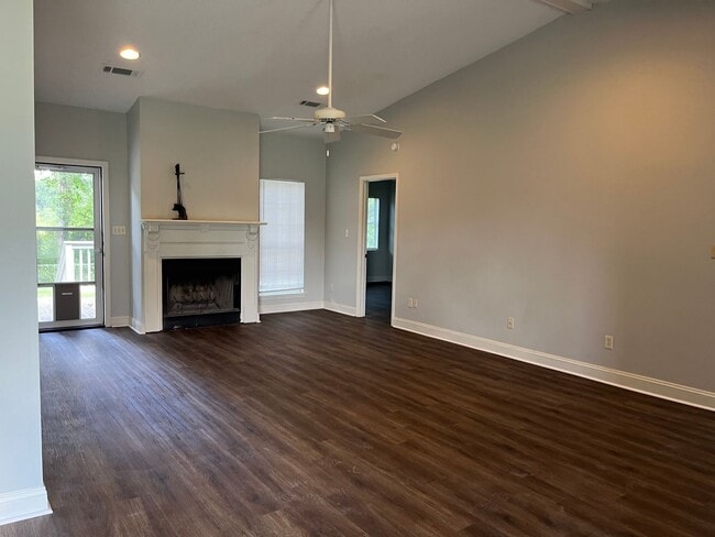 Building Photo - 250 Mayfield Dr