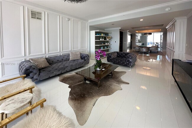 Building Photo - 18101 Collins Ave