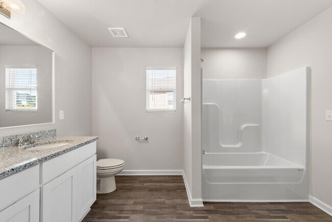 Building Photo - 511 Whispering Creek Ave