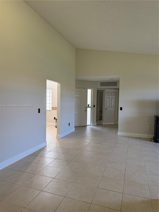 Building Photo - 5283 Europa Dr
