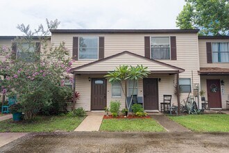 Building Photo - Townhome in Titusville
