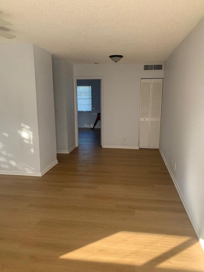 Building Photo - 116 N F St