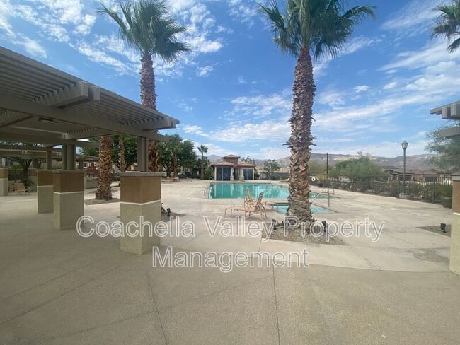 Building Photo - 11702 E Crescent St