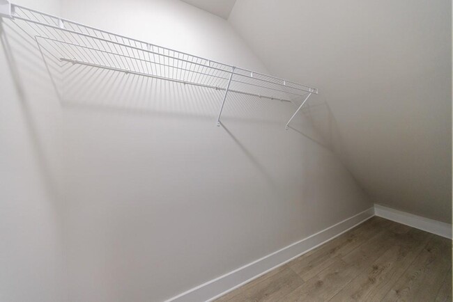 Building Photo - 675 Soul Aly