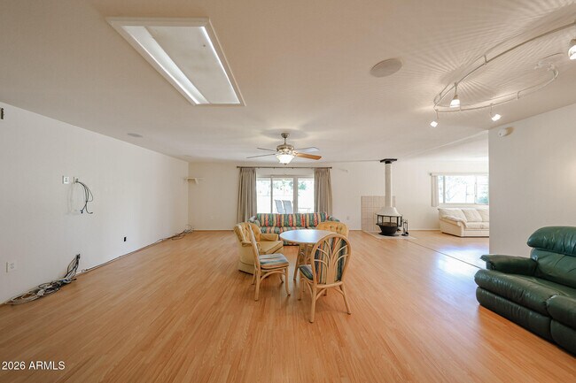 Building Photo - 9821 N 110th Ave