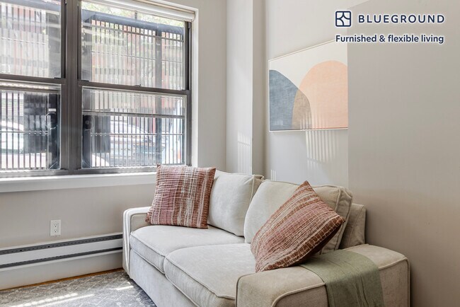 Primary Photo - 515 W 47th St