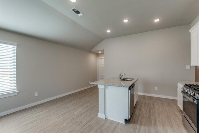 Building Photo - 925 Oak Mist Ln