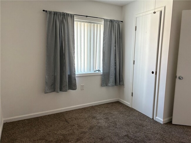 Building Photo - 10647 Pinewood Ave