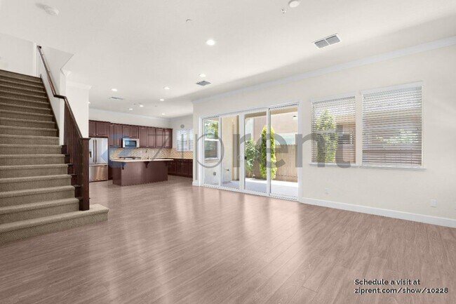 Building Photo - 941 Bracken Ct