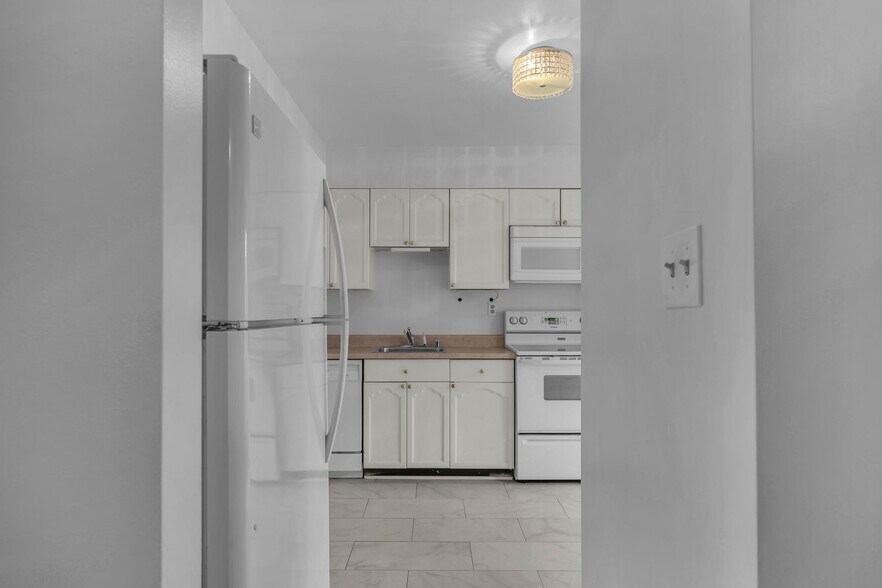 Building Photo - 2534 S Arlington Mill Dr