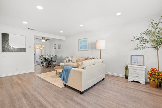 Primary Photo - 734 Claraday St