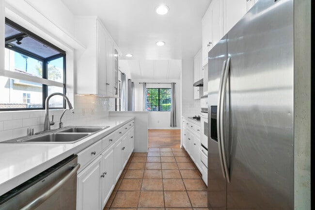 Building Photo - 8643 Clifton Way