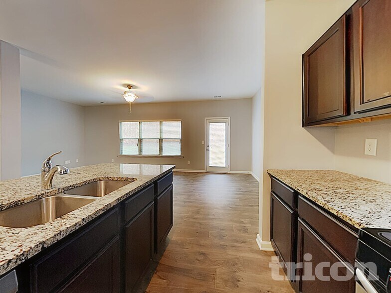 Building Photo - 3323 Lowland Dr