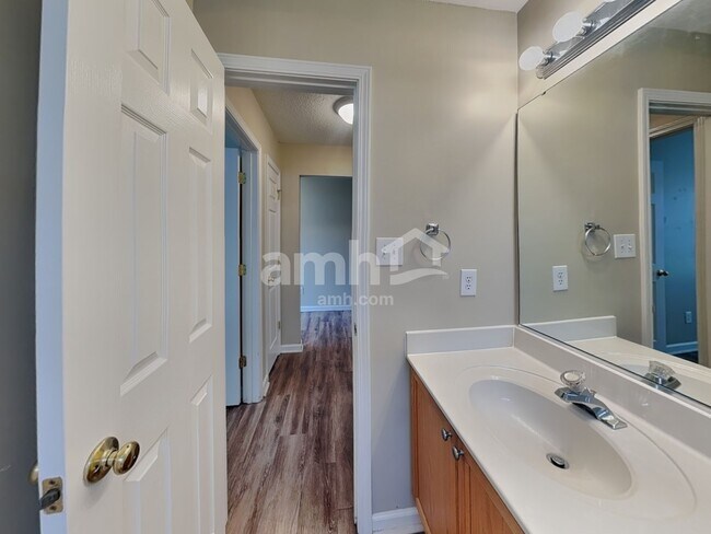 Building Photo - 4832 Asherton Pl NW