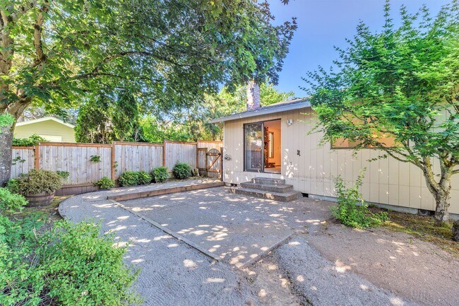 Building Photo - Single-Level Living Near South Hillsboro's Best Amenities
