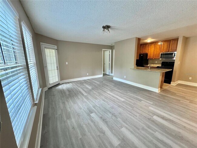 Building Photo - 6064 Westgate Dr