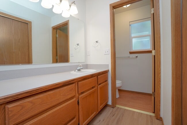 Building Photo - 231 N Paradise Ave