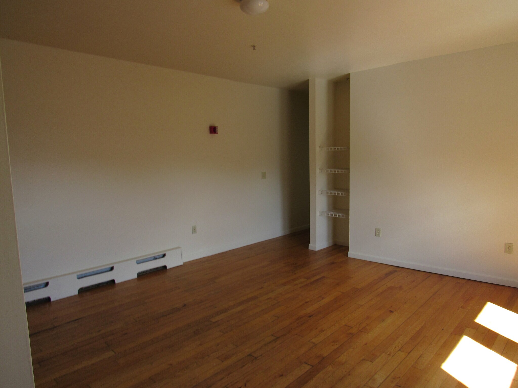 Livingroom - 135 Main St
