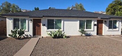 Building Photo - Newly Remodeled 2 Bedroom 1 Bath Condo