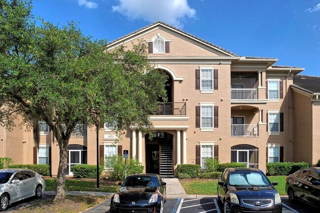 Primary Photo - Capri at Hunters Creek