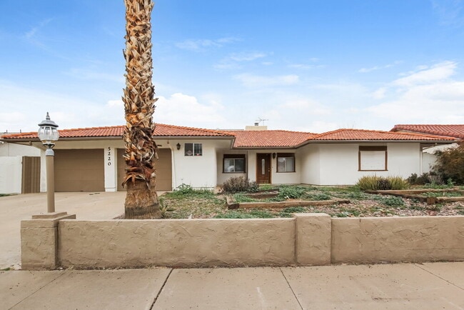 Building Photo - 5220 W Christy Dr