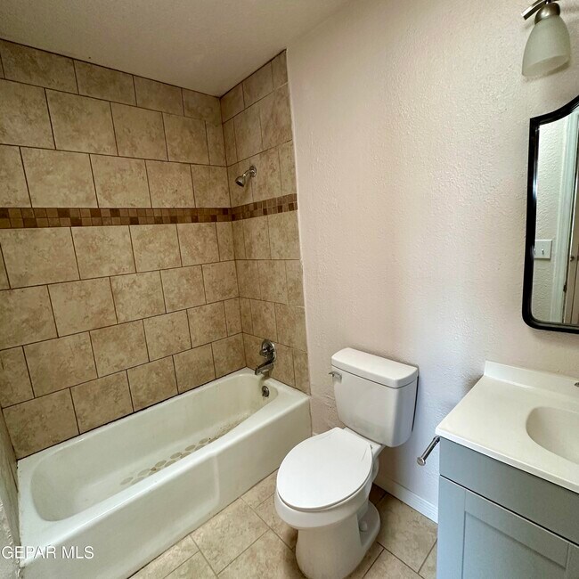 Building Photo - 10457 McCormick Ln