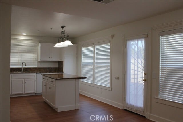 Building Photo - 563 E City Ct