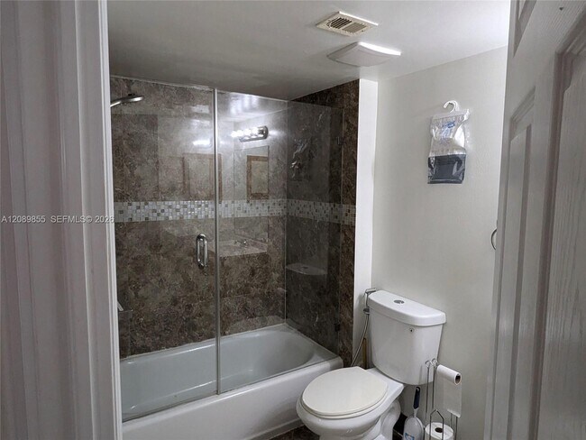 Building Photo - 9999 Summerbreeze Dr