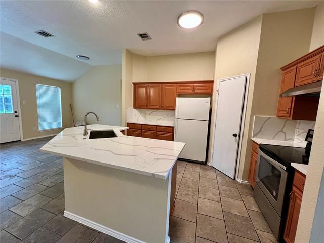 Building Photo - 8012 Splitrail Ct