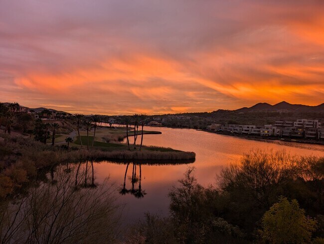 Building Photo - Lakefront Resort Living with Stunning Views in Lake Las Vegas!