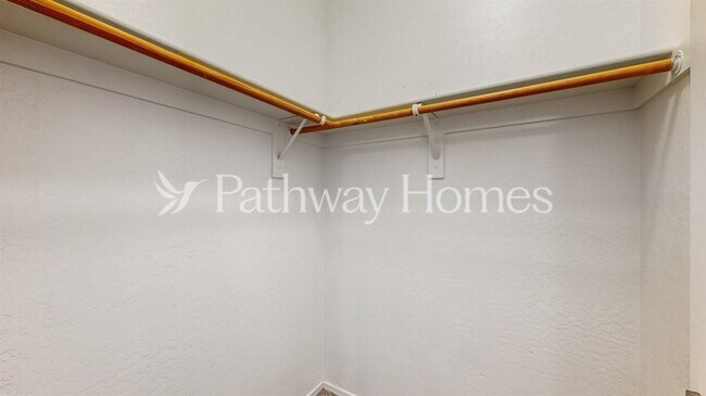 Building Photo - 43448 Askew Dr