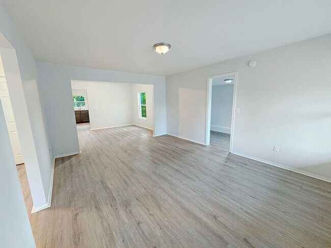 Building Photo - FOR RENT: Charming 2-Bedroom Home with a Versatile Bonus Room!