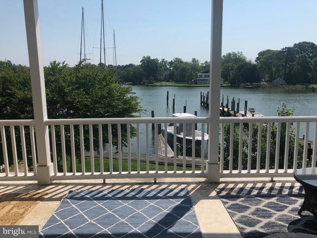 Building Photo - 313 S Morris St