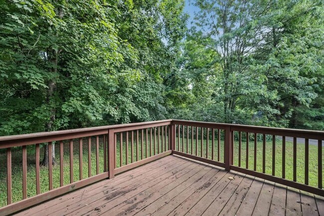 Building Photo - Well Appointed 4BR Home in Brentwood