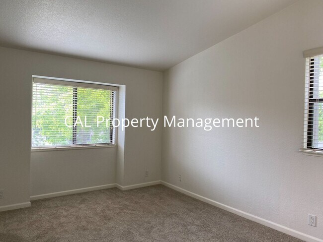Building Photo - Upper-Level 2 Bed / 2 Bath Condo in Gated North Salinas Community | 932 sq ft