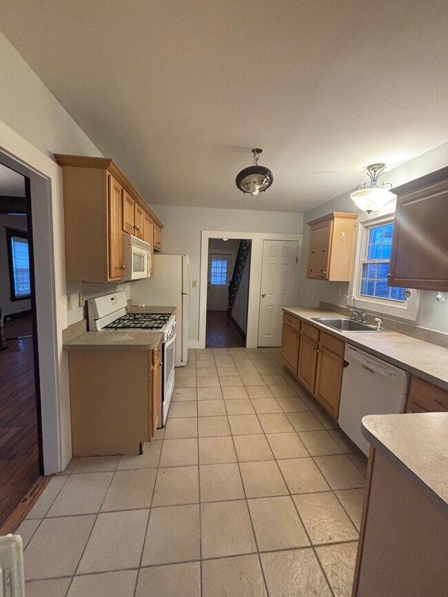 Building Photo - 318 Front St