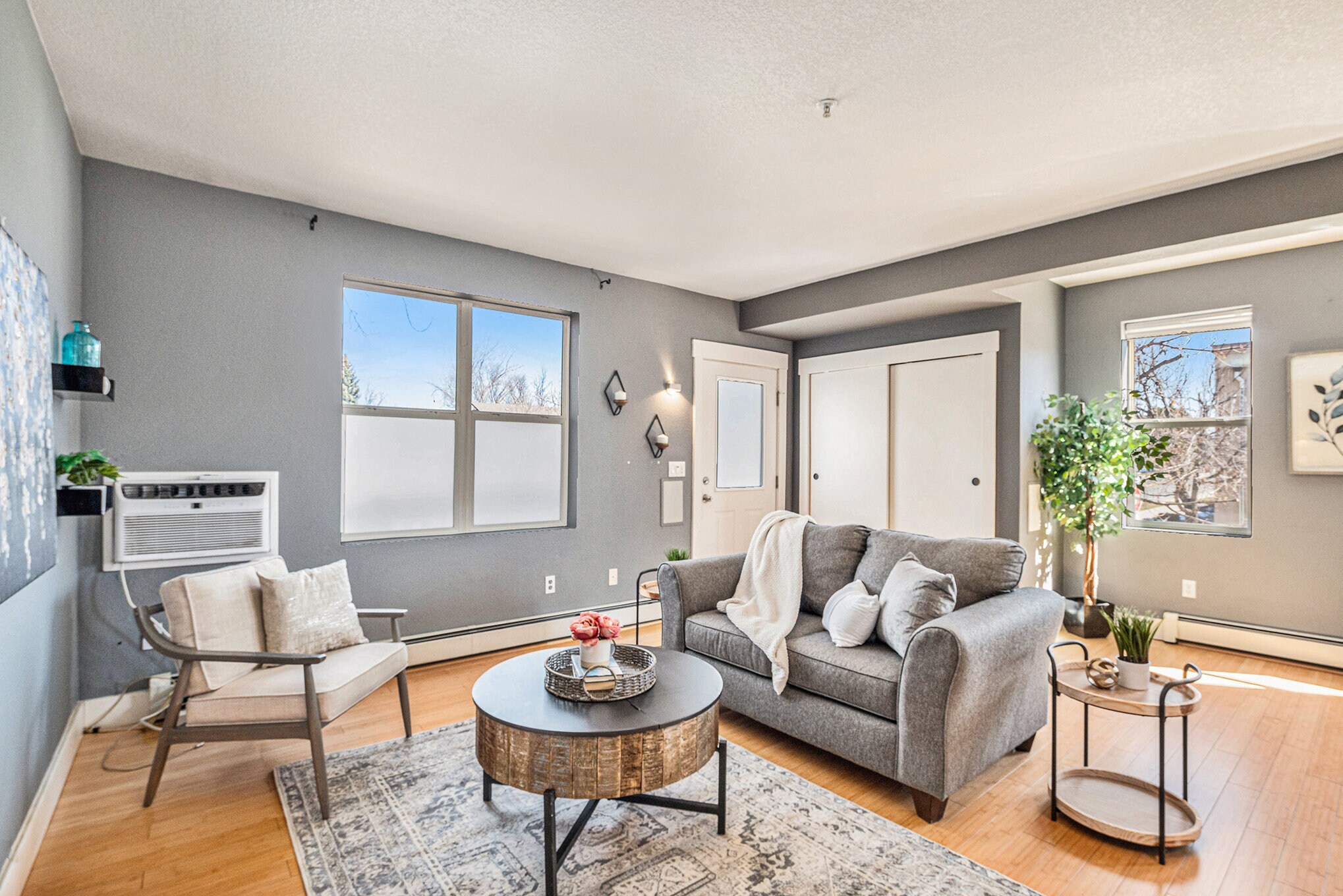 Building Photo - 2610 Iris Ave