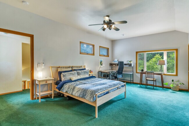 Building Photo - 3194 Crooked Finger Rd NE