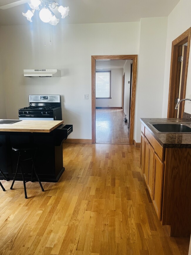 Building Photo - 4744 W Deming Pl