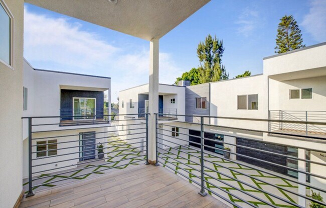 Building Photo - 5639 Riverton Ave