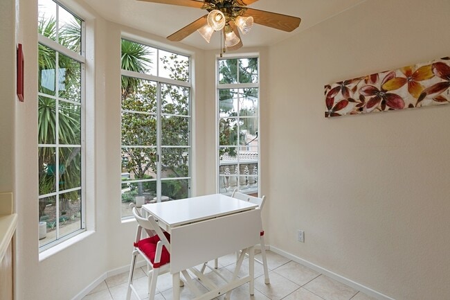 Building Photo - 3525 Cameo Dr