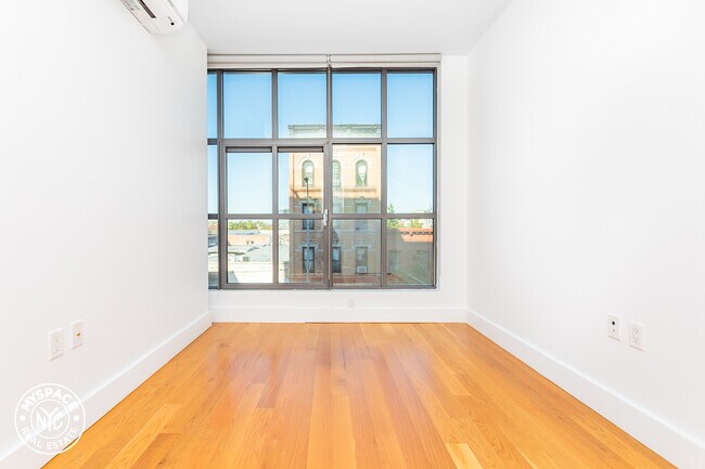 Building Photo - 608 Franklin Ave