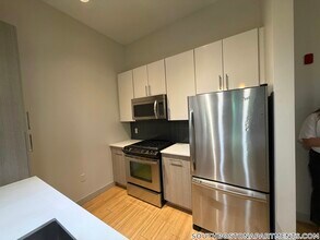 Building Photo - 320 D St