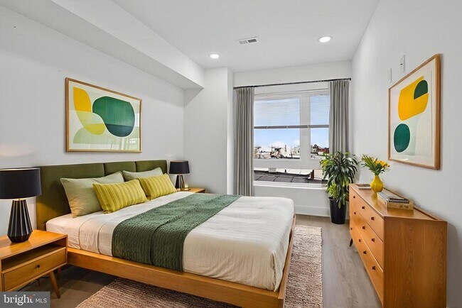 Building Photo - 2333 E York St