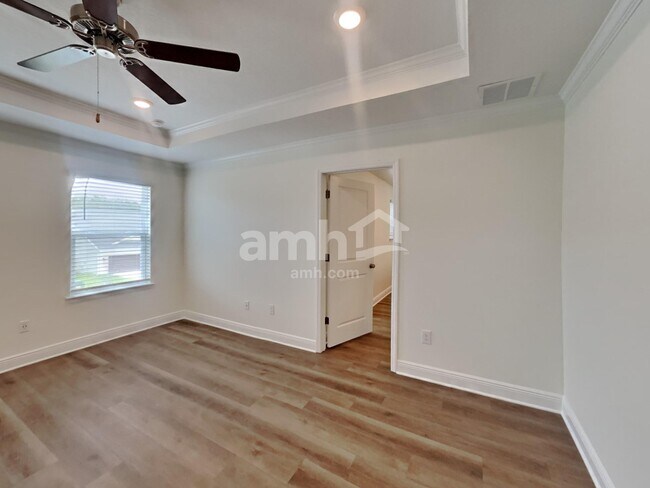 Building Photo - 27120 St Andrews Ave